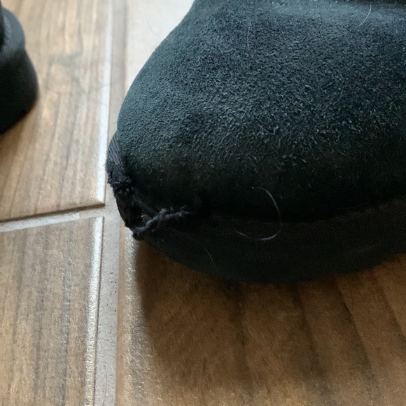 Black Bow Uggs - Picture 5 of 5